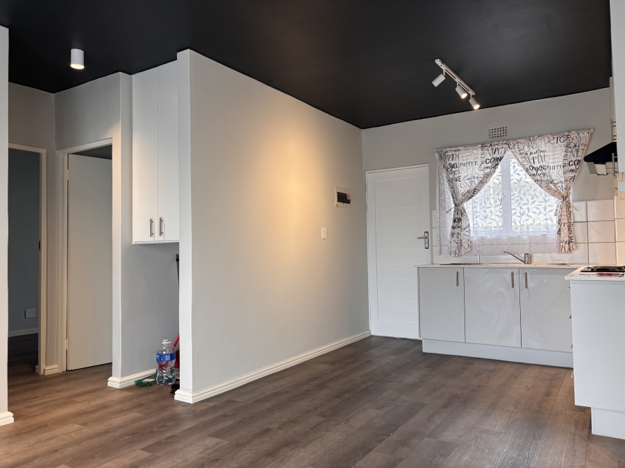 To Let 2 Bedroom Property for Rent in Muizenberg Western Cape